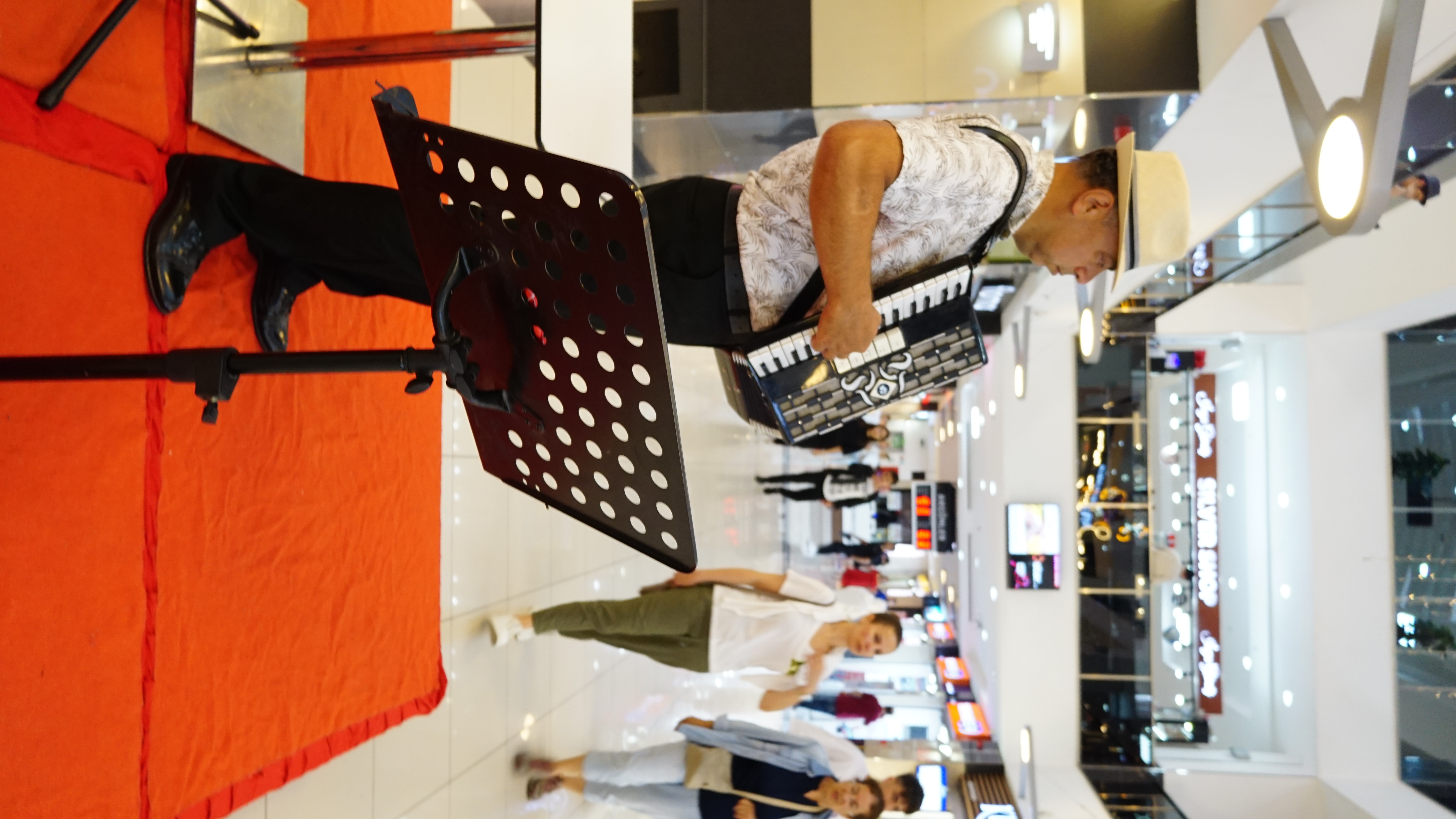 Saksafon ve Akordiyon Dinletisi